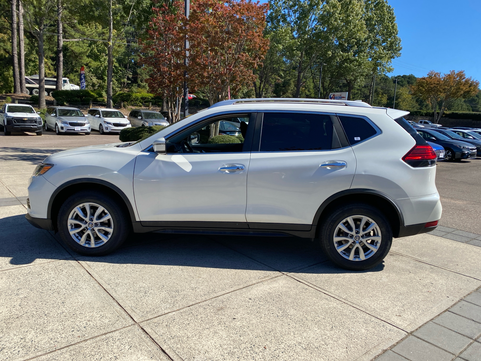 2017 Nissan Rogue SV 5