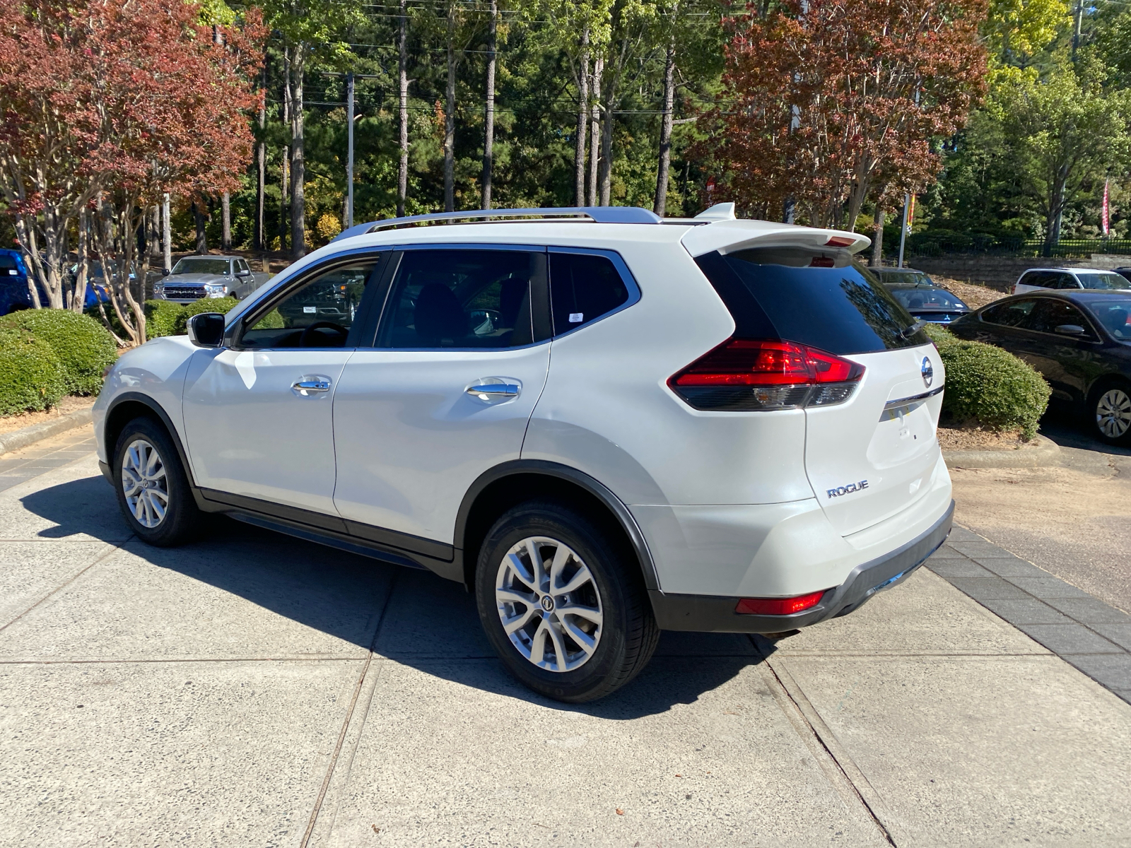 2017 Nissan Rogue SV 6