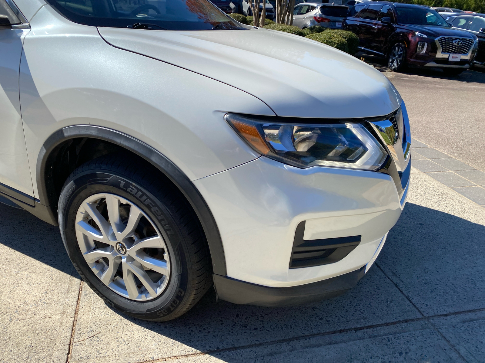 2017 Nissan Rogue SV 11