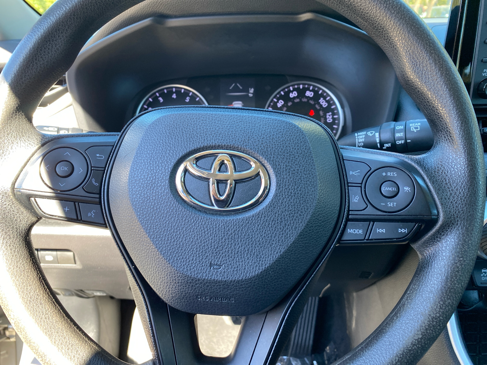 2021 Toyota RAV4 XLE 36