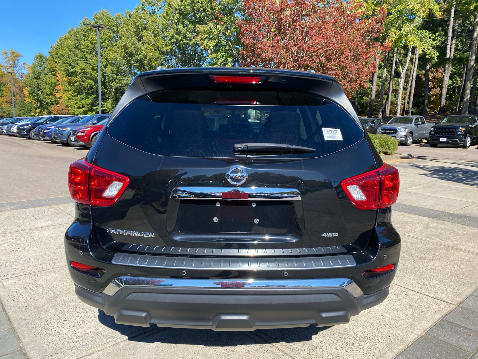 2020 Nissan Pathfinder S 17