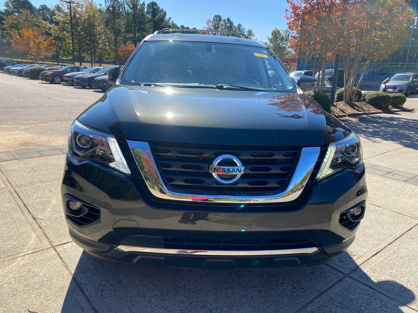 2017 Nissan Pathfinder SV 11