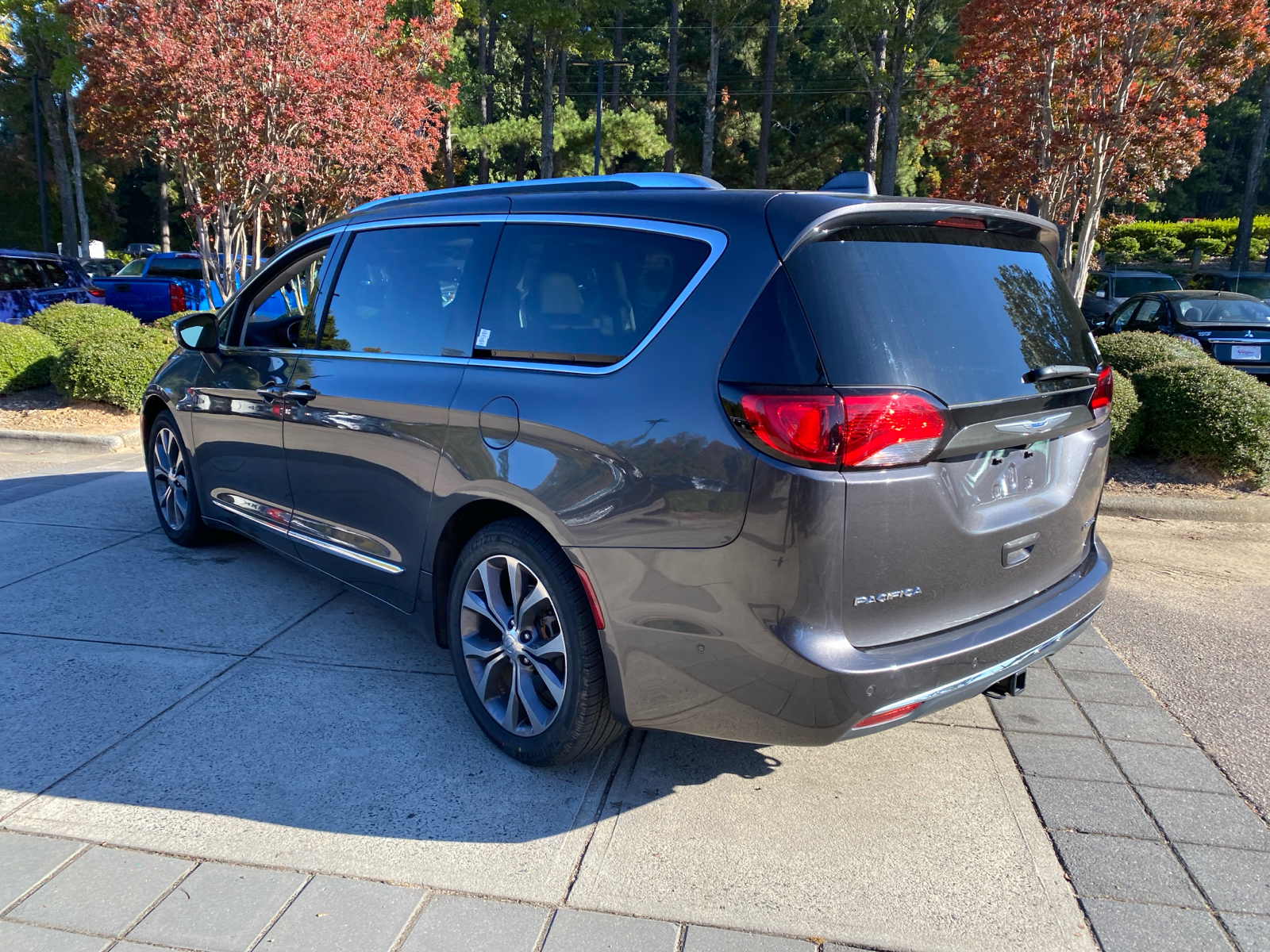 2017 Chrysler Pacifica Limited 5