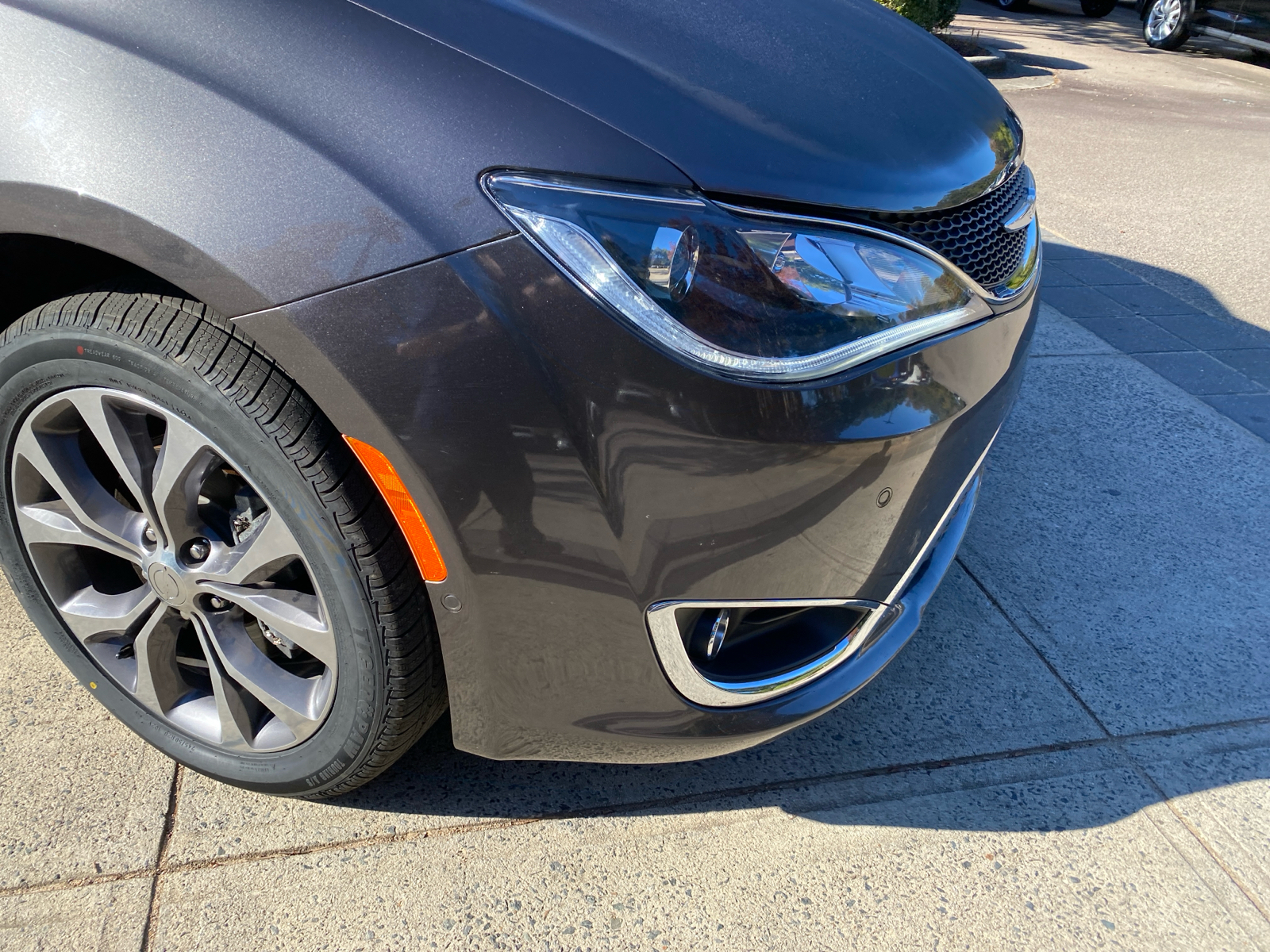 2017 Chrysler Pacifica Limited 10