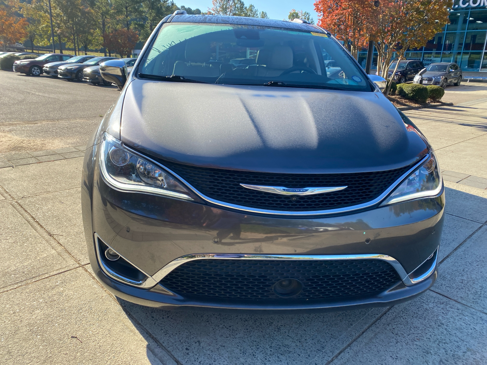 2017 Chrysler Pacifica Limited 11