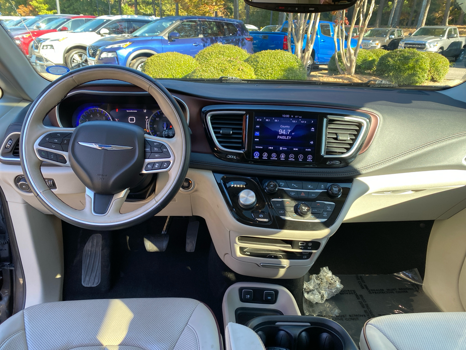 2017 Chrysler Pacifica Limited 31