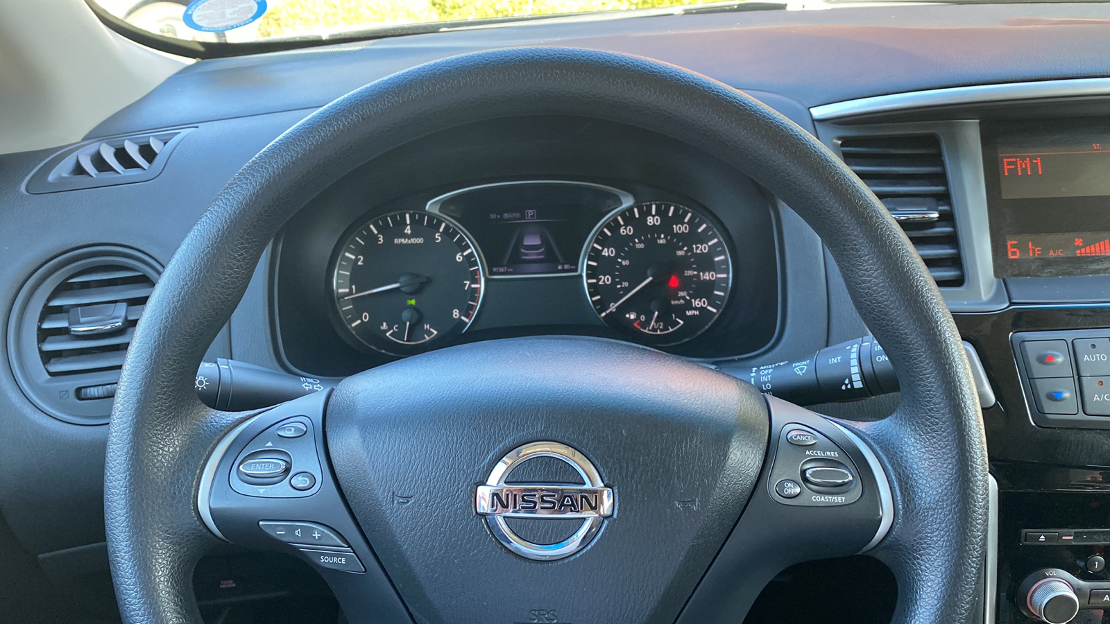 2016 Nissan Pathfinder  37