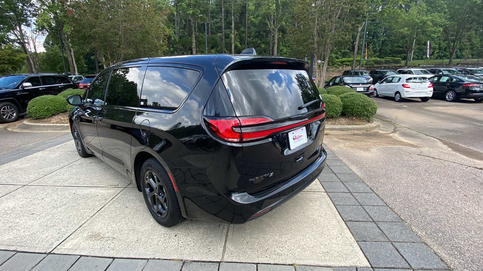 2022 Chrysler Pacifica Hybrid Limited 10