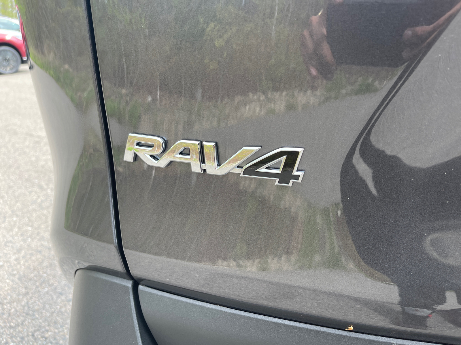 2024 Toyota RAV4 XLE 10