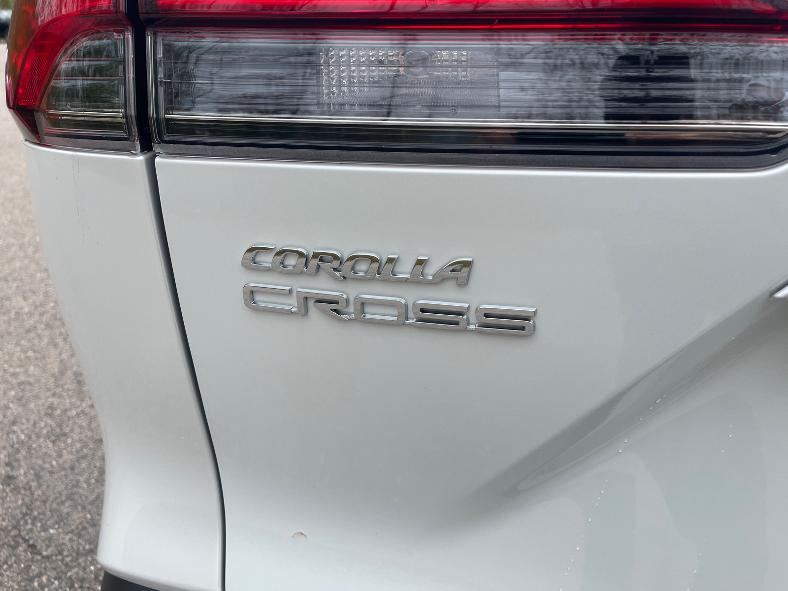 2024 Toyota Corolla Cross XLE 10