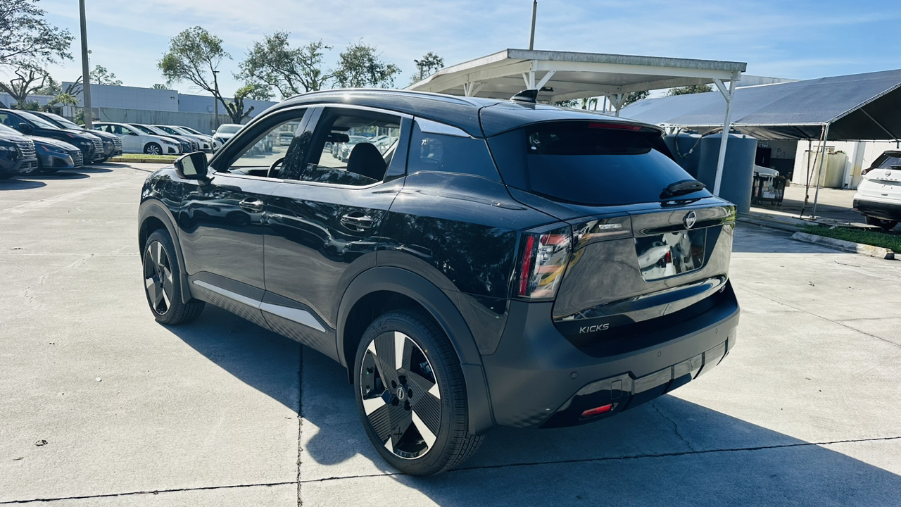 2025 Nissan Kicks SR 5