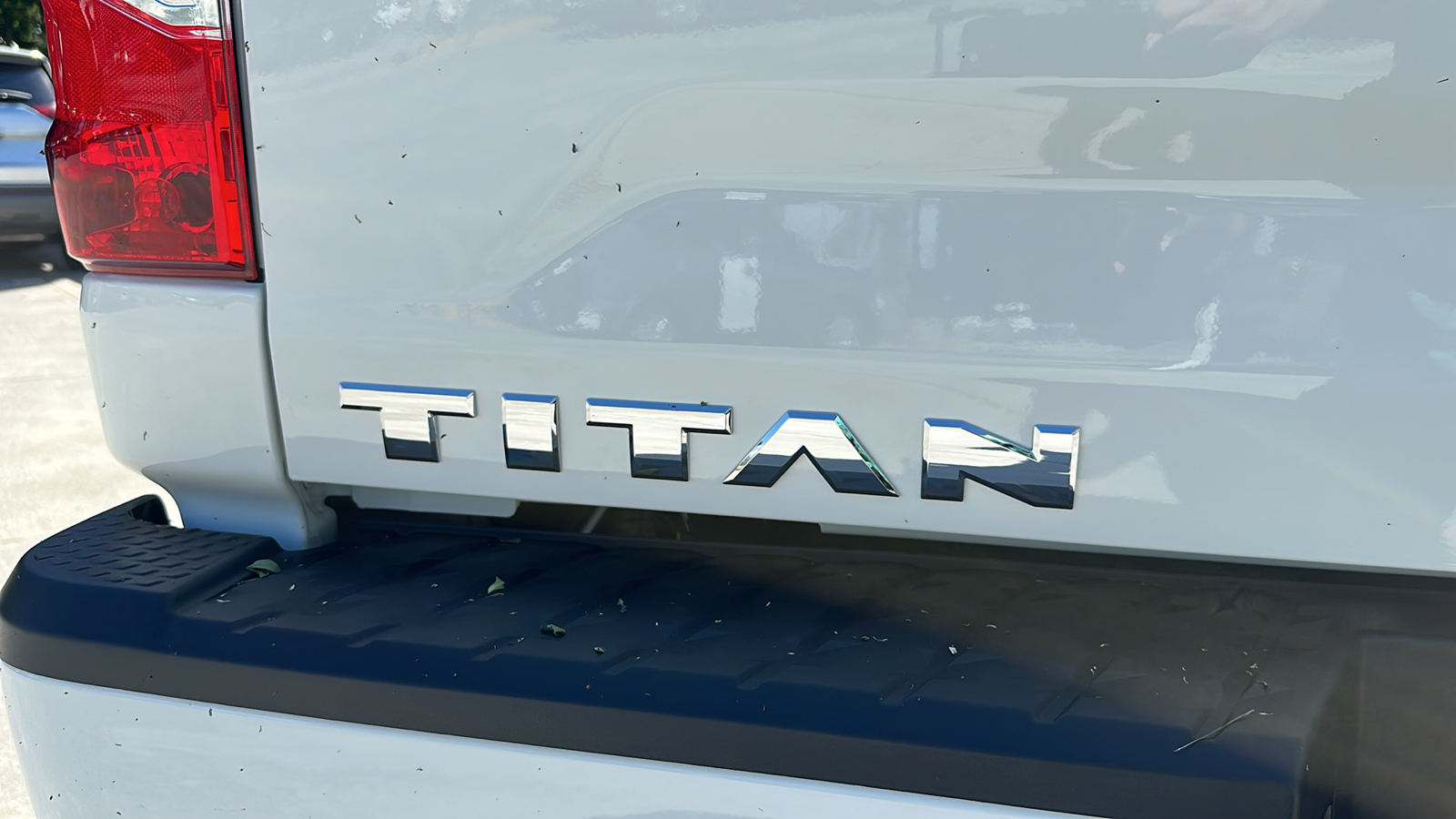 2024 Nissan Titan SV 10