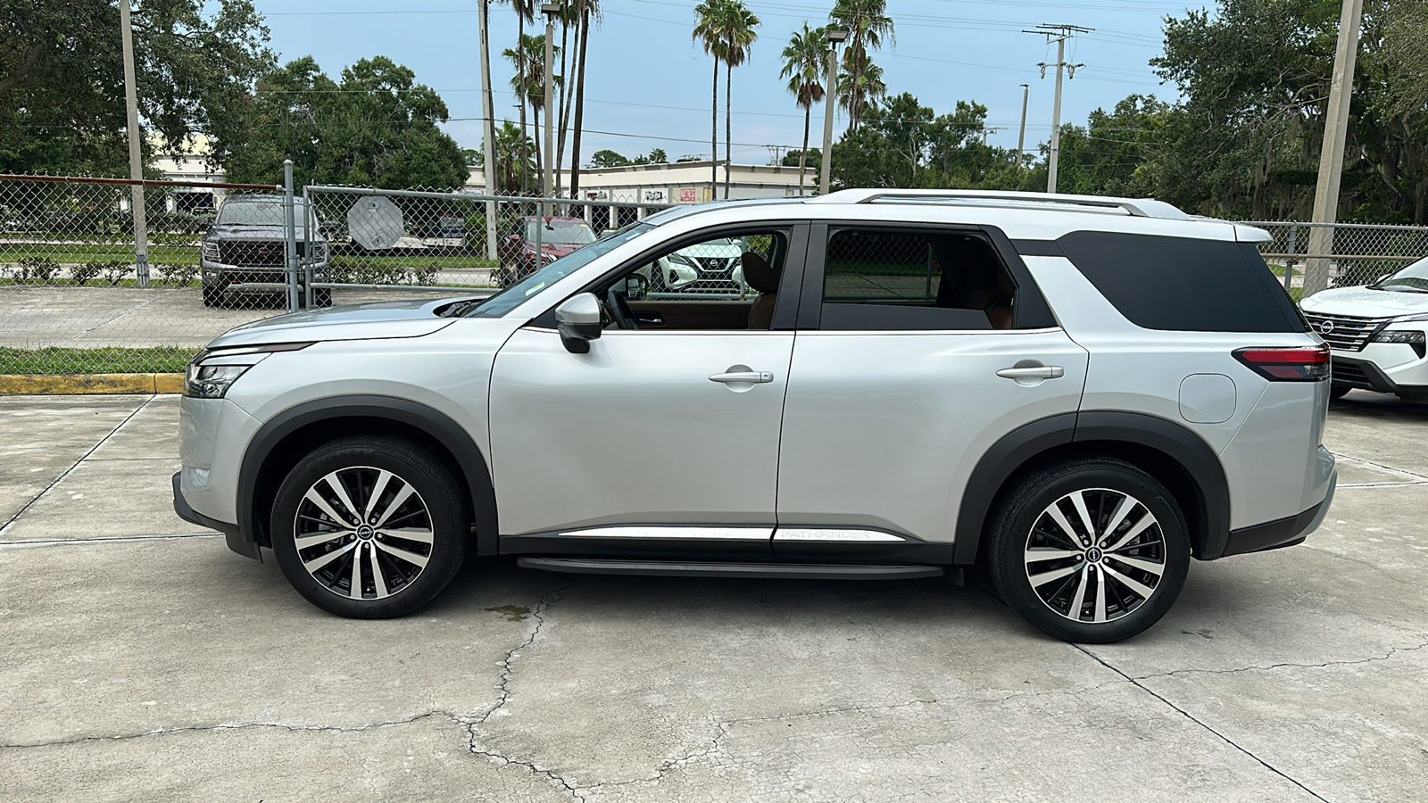 2023 Nissan Pathfinder Platinum 5