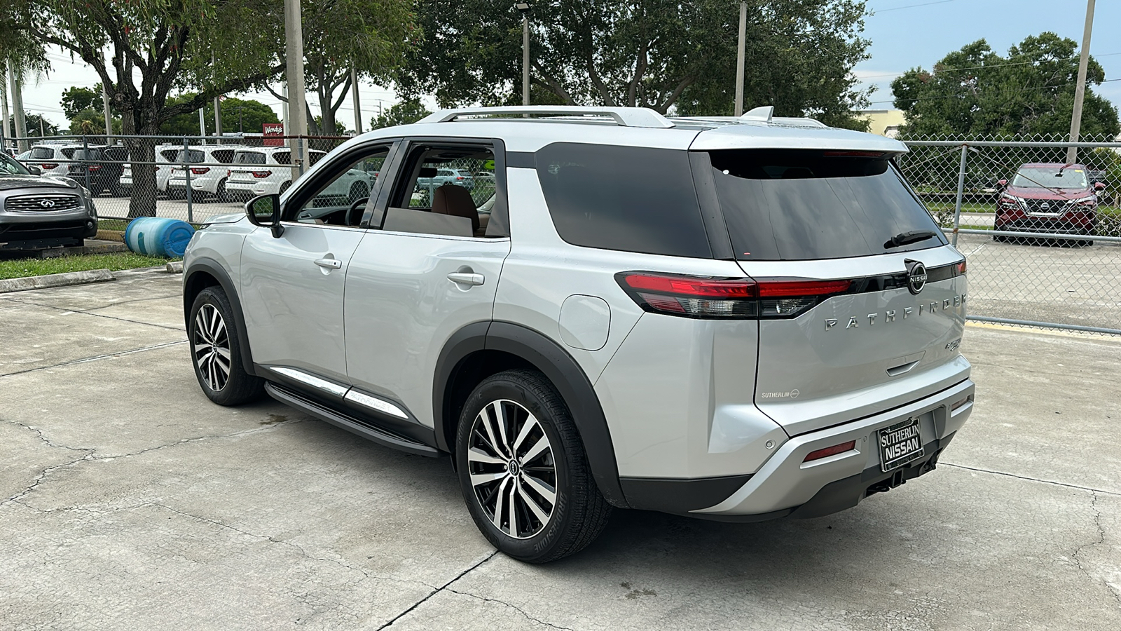 2023 Nissan Pathfinder Platinum 6