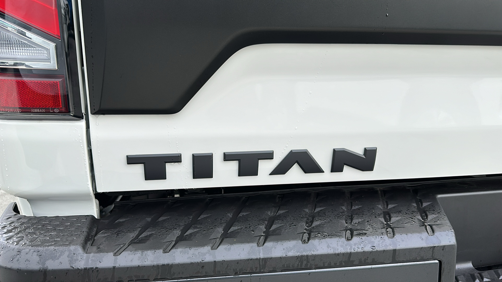 2024 Nissan Titan PRO-4X 10