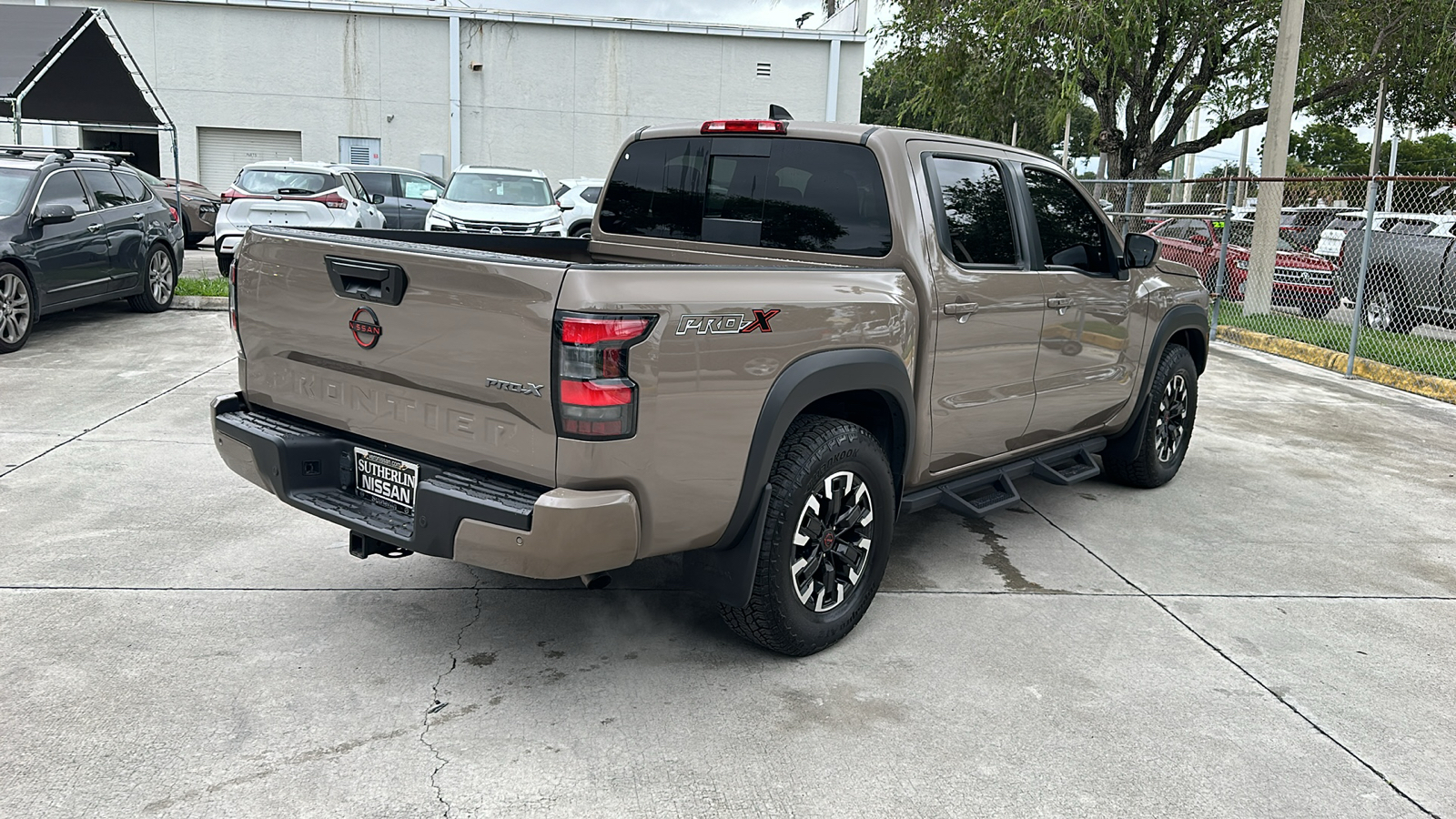 2023 Nissan Frontier PRO-X 8