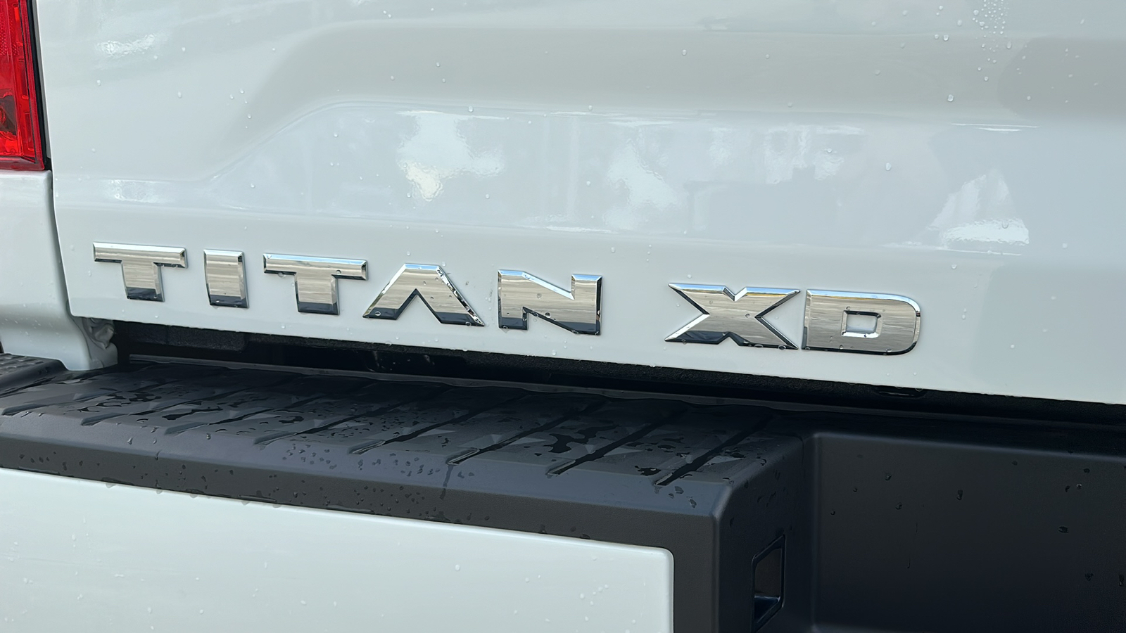 2024 Nissan Titan XD SV 10