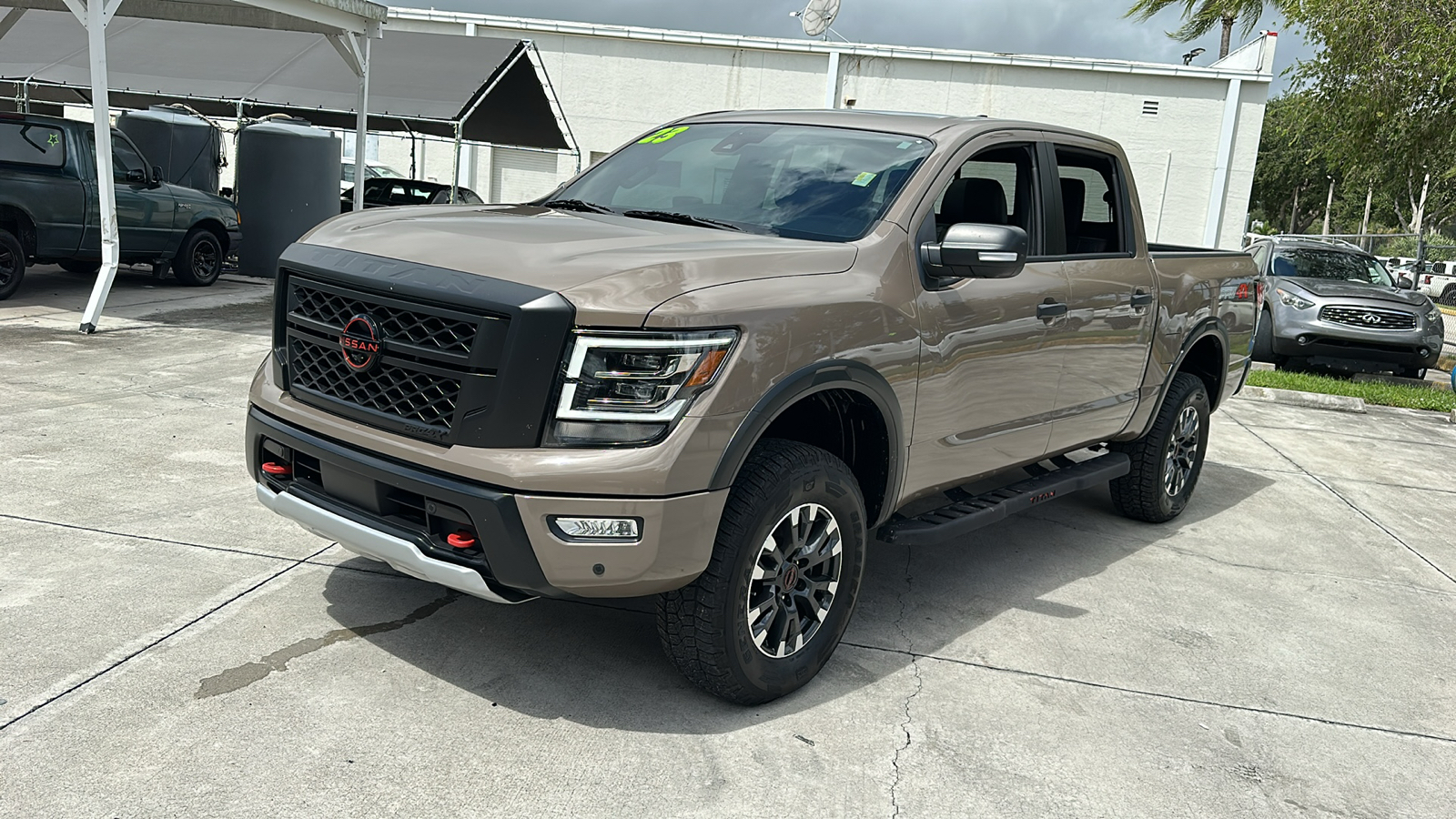 2023 Nissan Titan PRO-4X 4