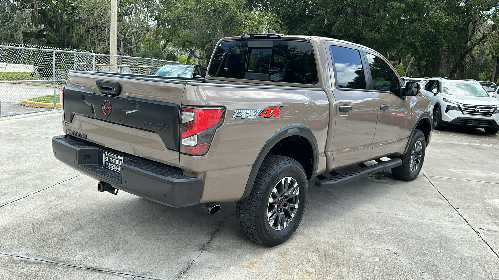 2023 Nissan Titan PRO-4X 8