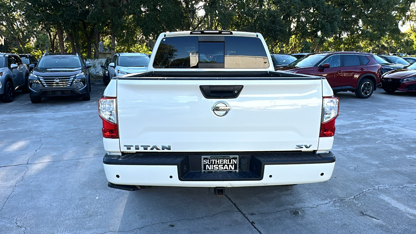 2021 Nissan Titan SV 6