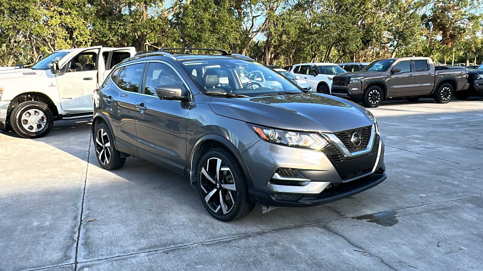 2020 Nissan Rogue Sport SL 1