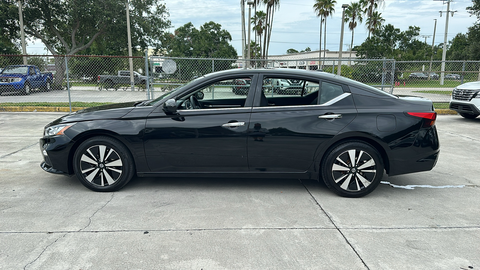 2021 Nissan Altima 2.5 SV 5