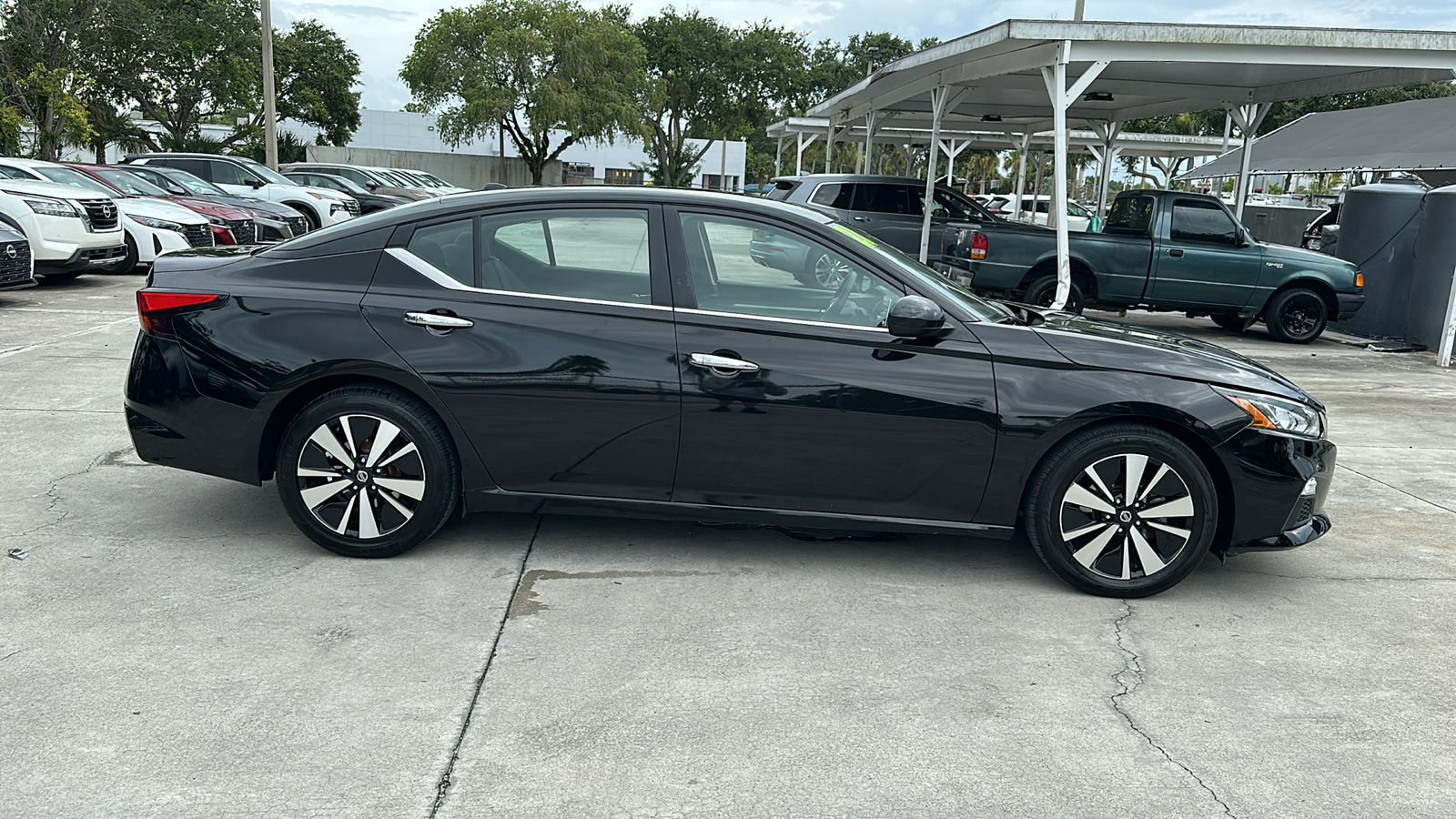 2021 Nissan Altima 2.5 SV 9