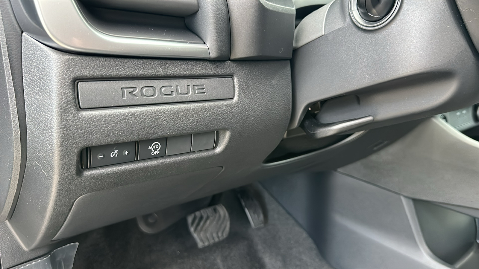 2024 Nissan Rogue S 16
