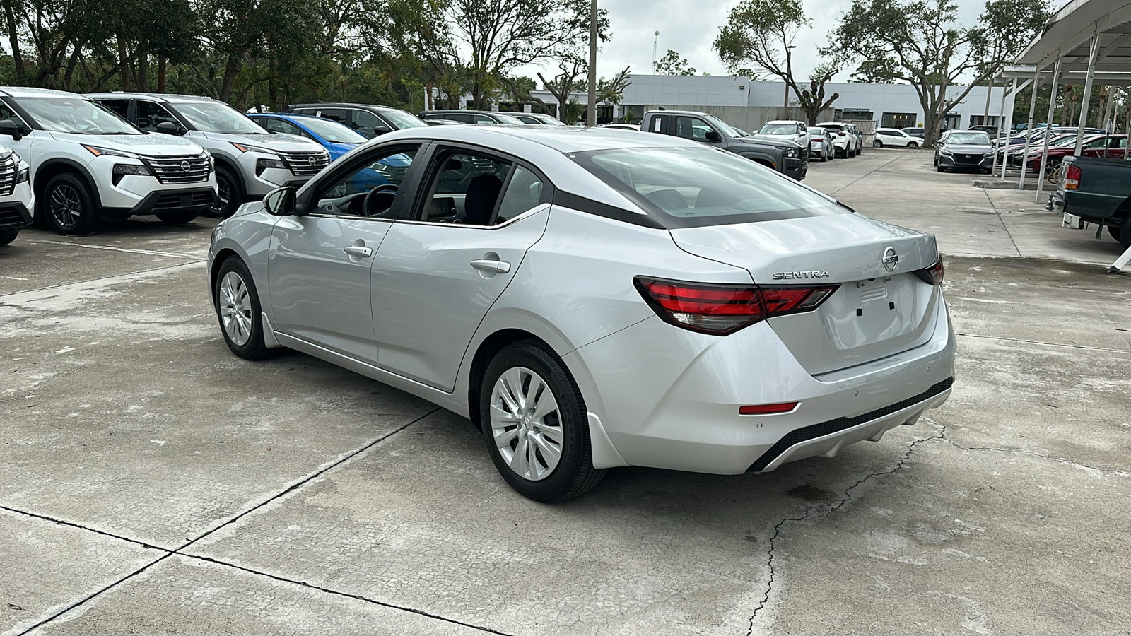 2022 Nissan Sentra S 5