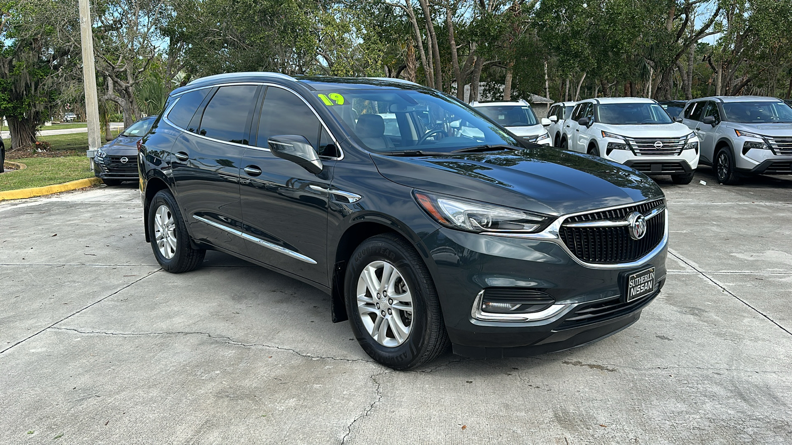 2019 Buick Enclave Essence 1