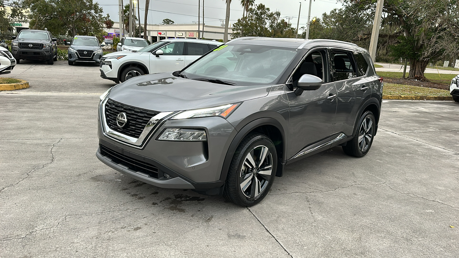 2021 Nissan Rogue SL 3