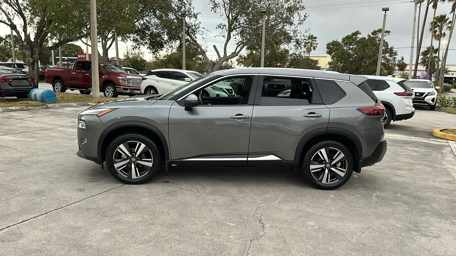 2021 Nissan Rogue SL 4