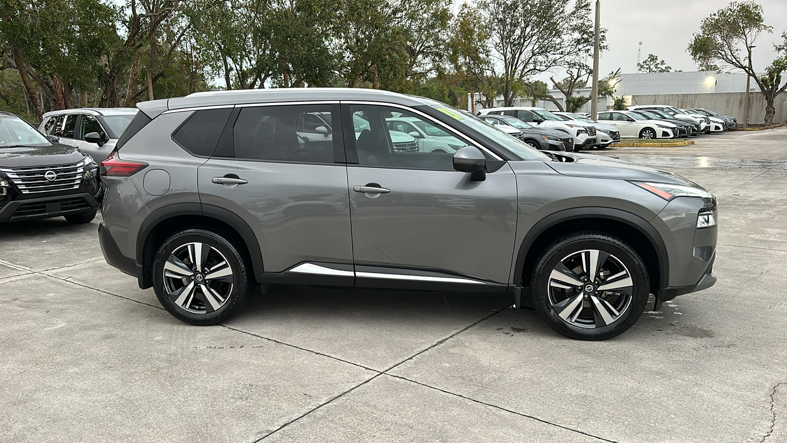 2021 Nissan Rogue SL 8