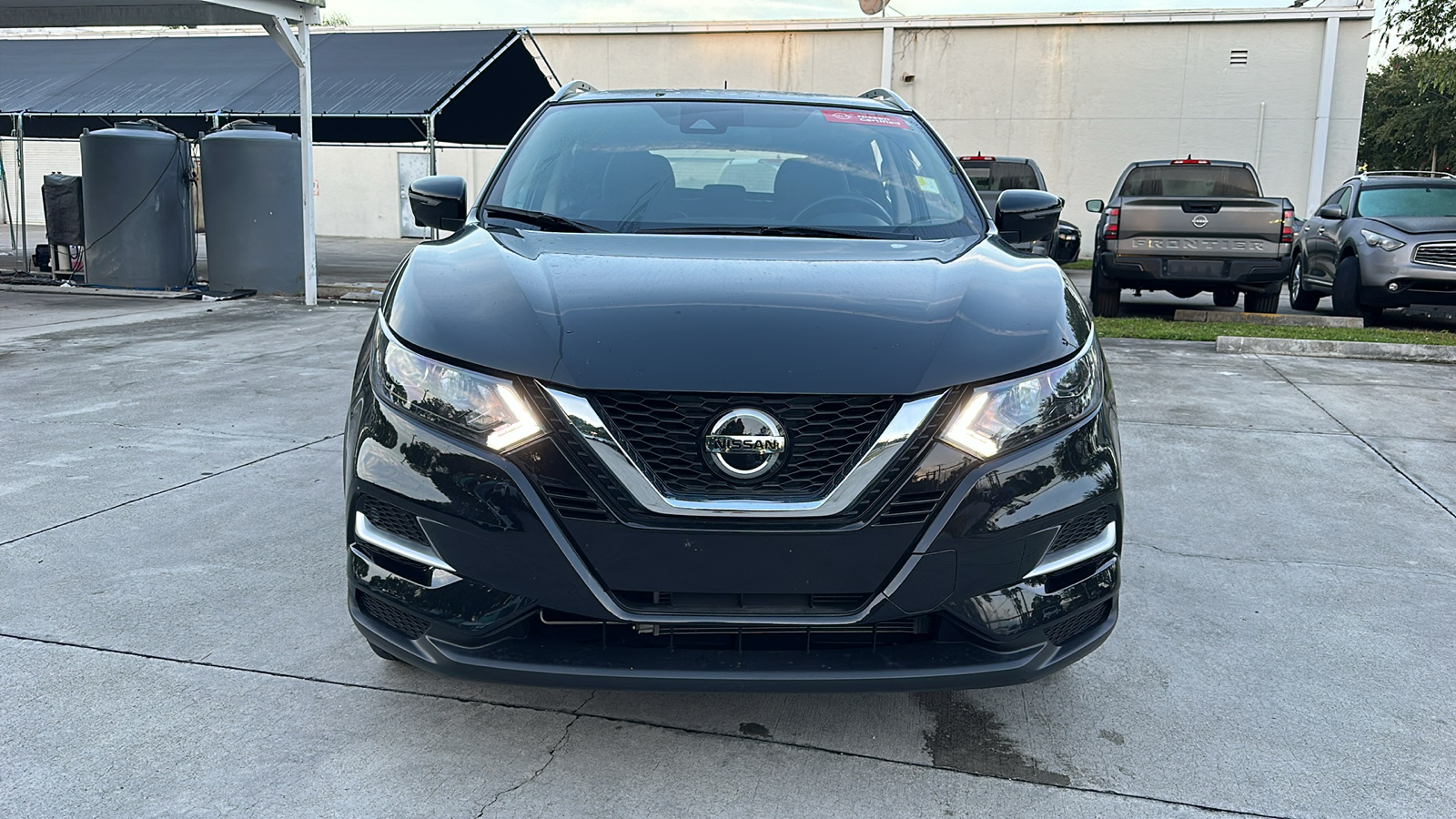 2022 Nissan Rogue Sport SL 2