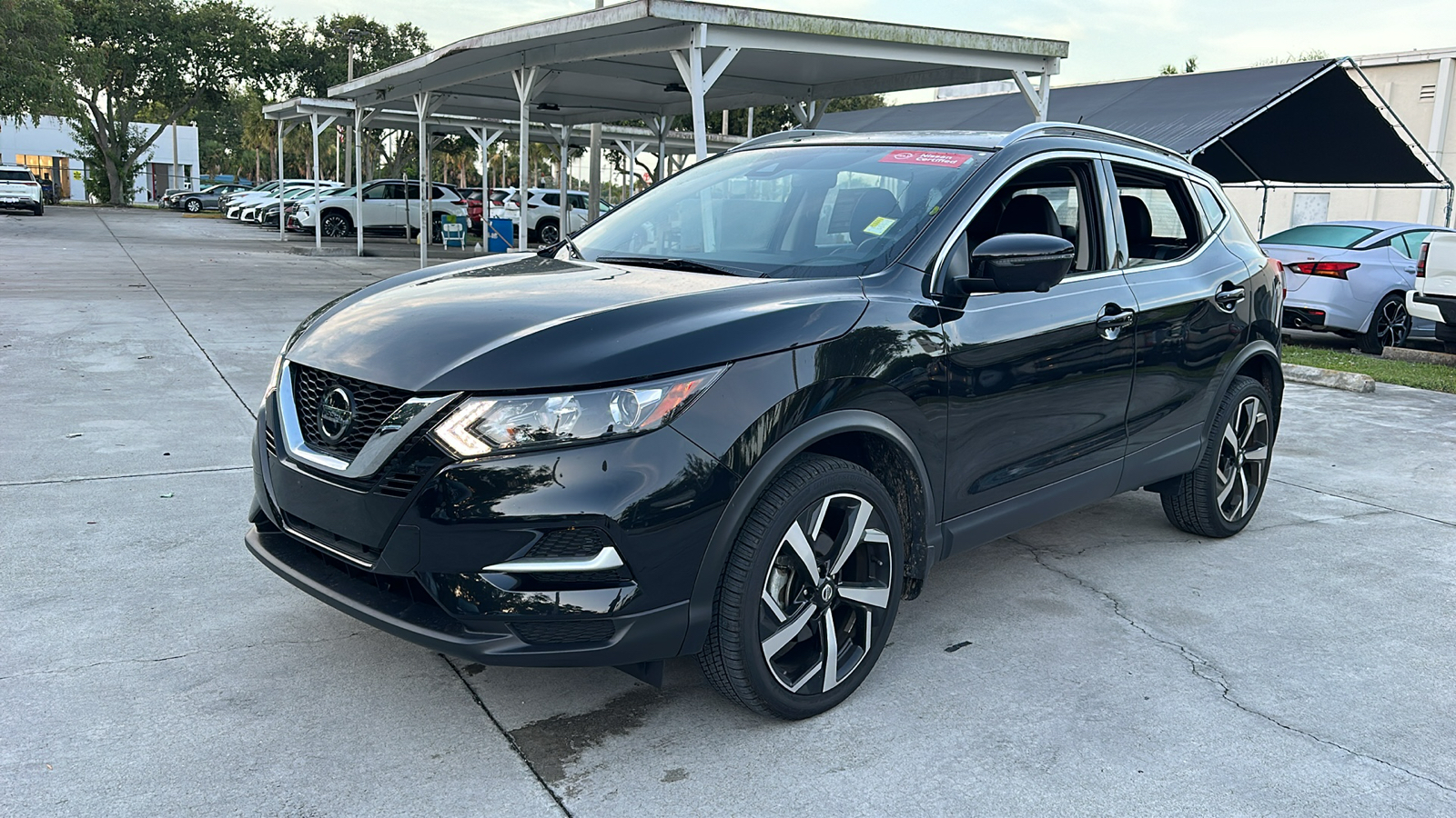 2022 Nissan Rogue Sport SL 4