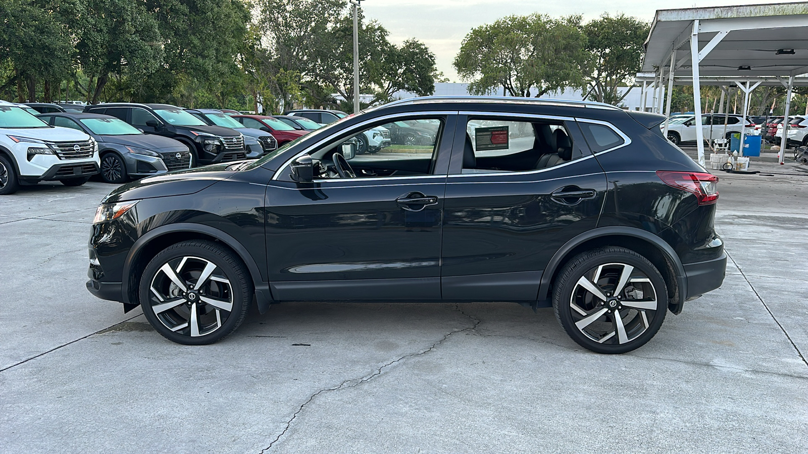 2022 Nissan Rogue Sport SL 5