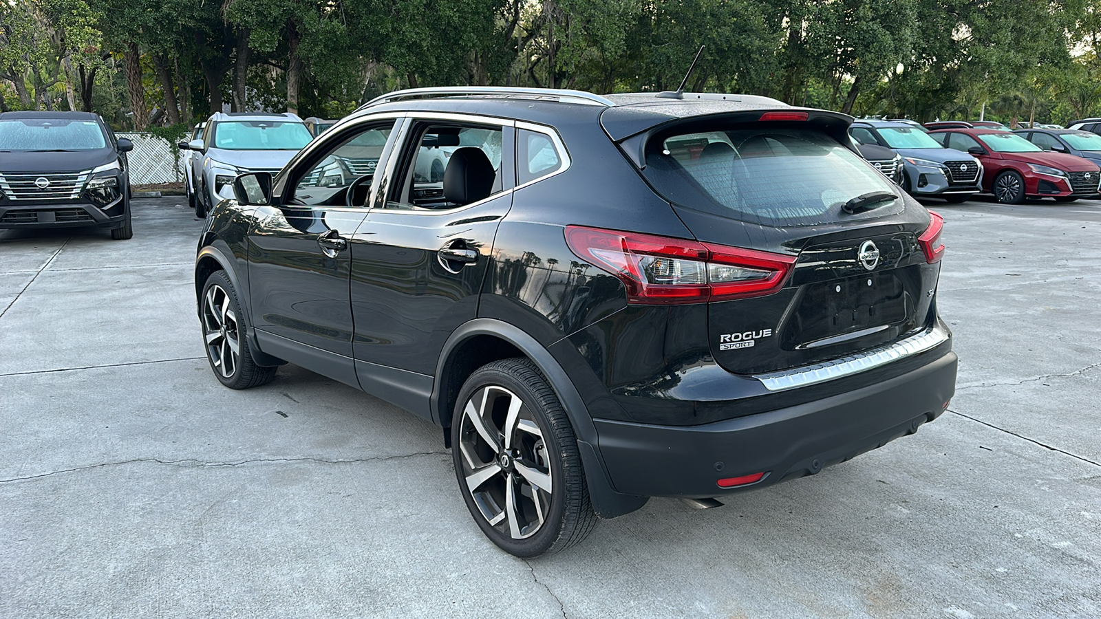 2022 Nissan Rogue Sport SL 6