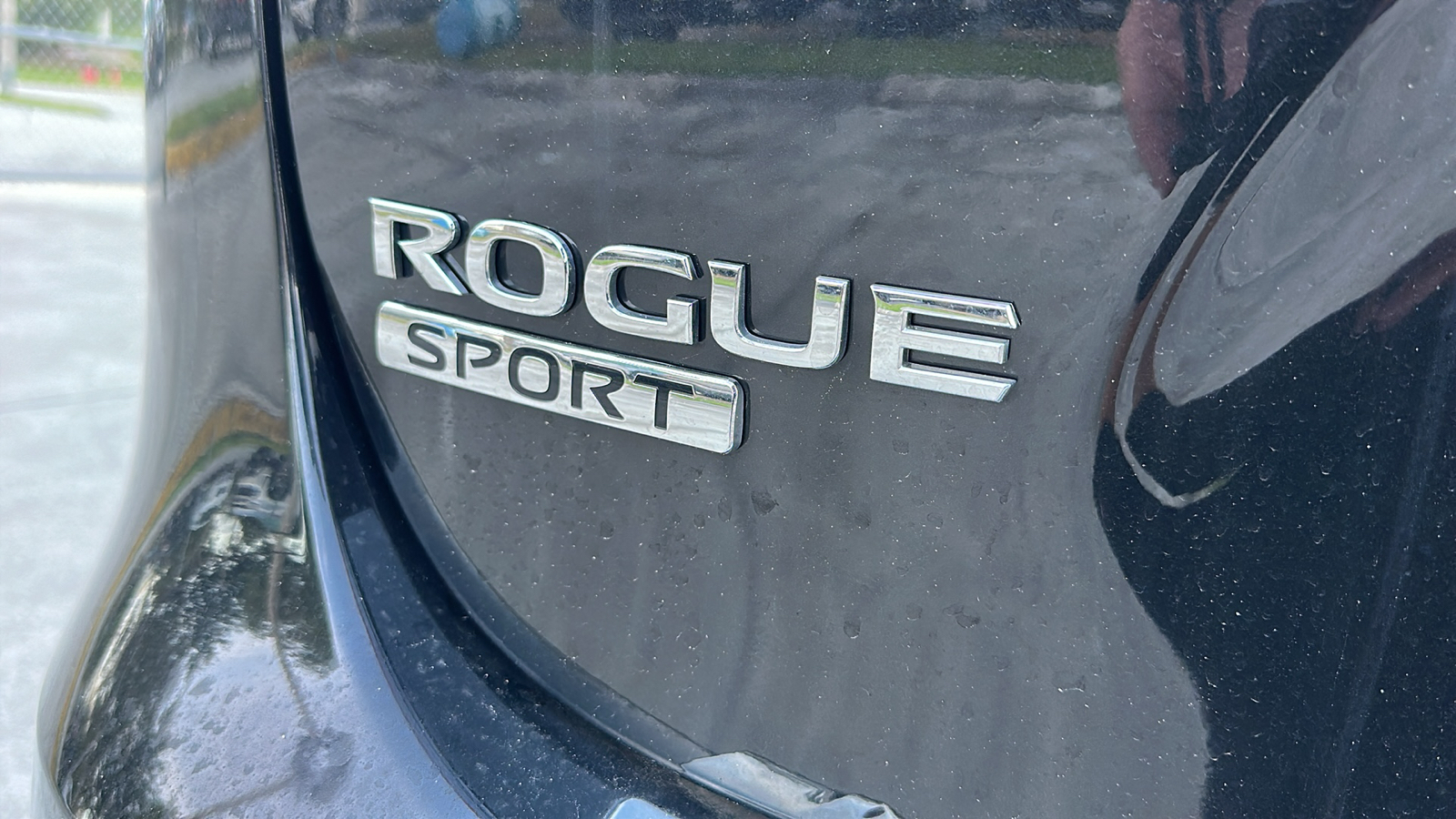 2022 Nissan Rogue Sport SL 10