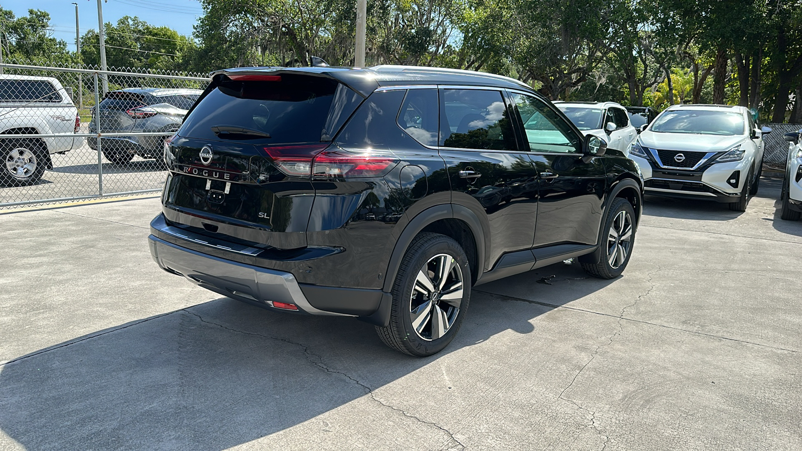 2024 Nissan Rogue SL 8