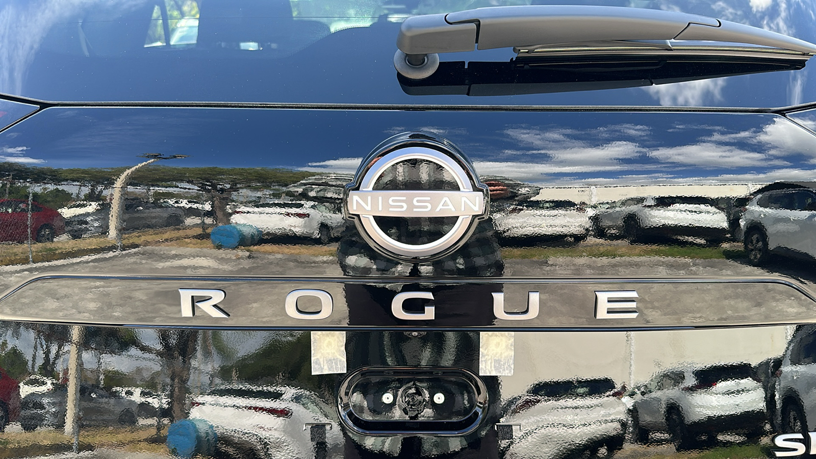 2024 Nissan Rogue SL 9