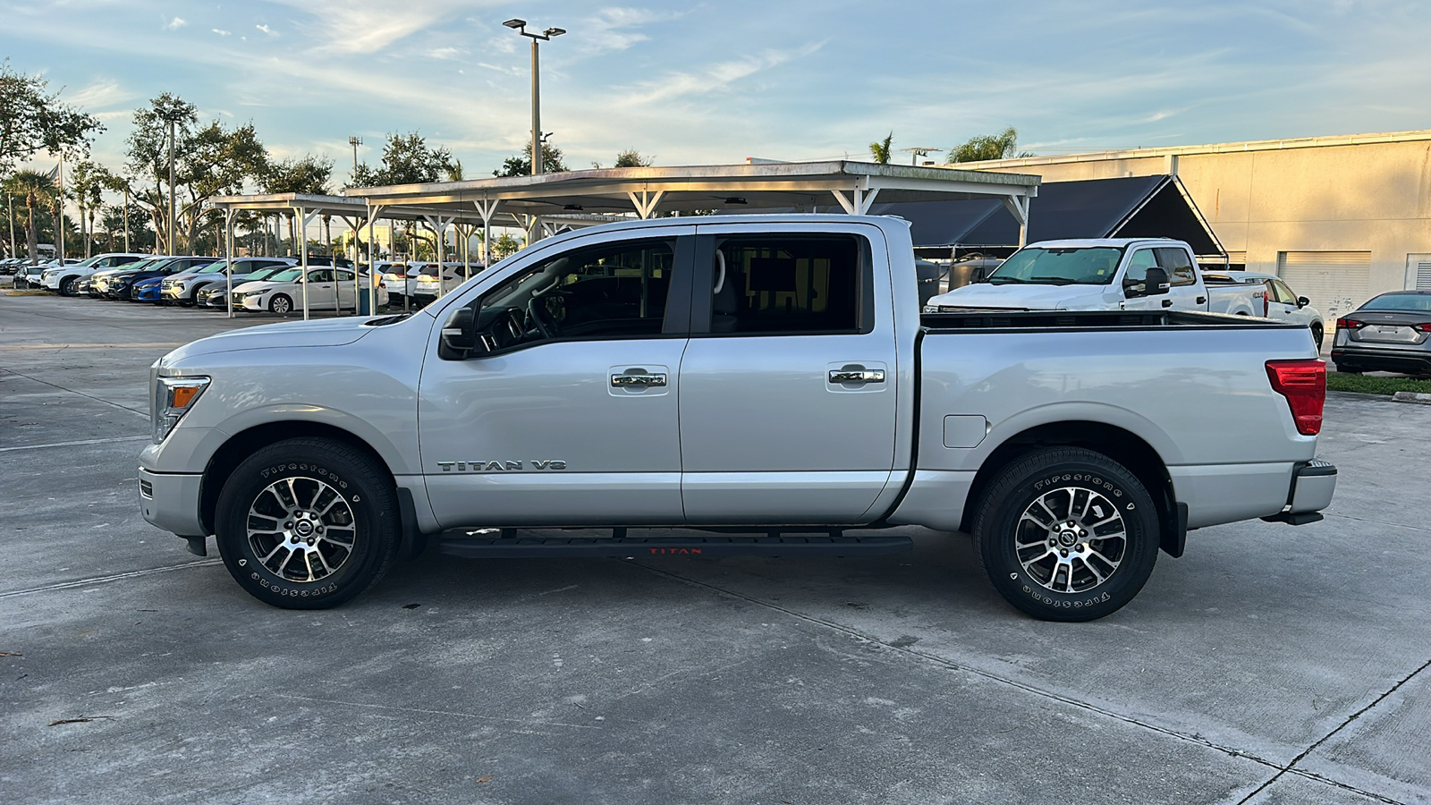 2020 Nissan Titan SV 4