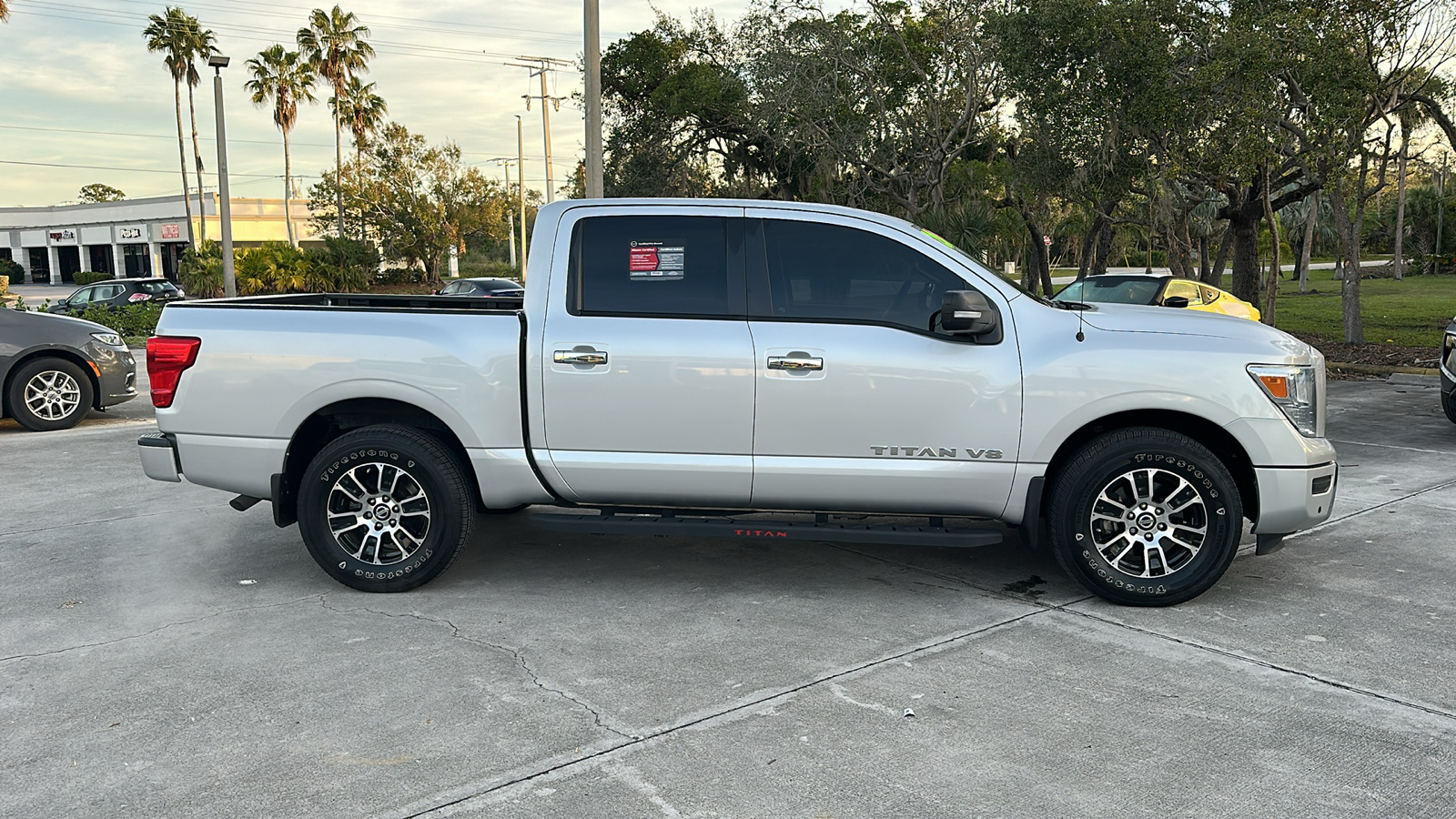 2020 Nissan Titan SV 8