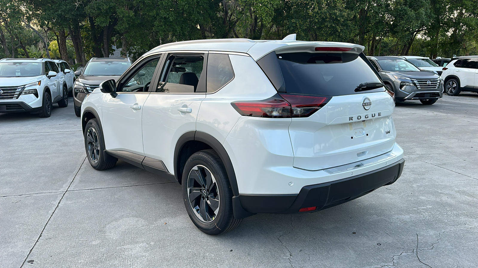 2024 Nissan Rogue SV 6