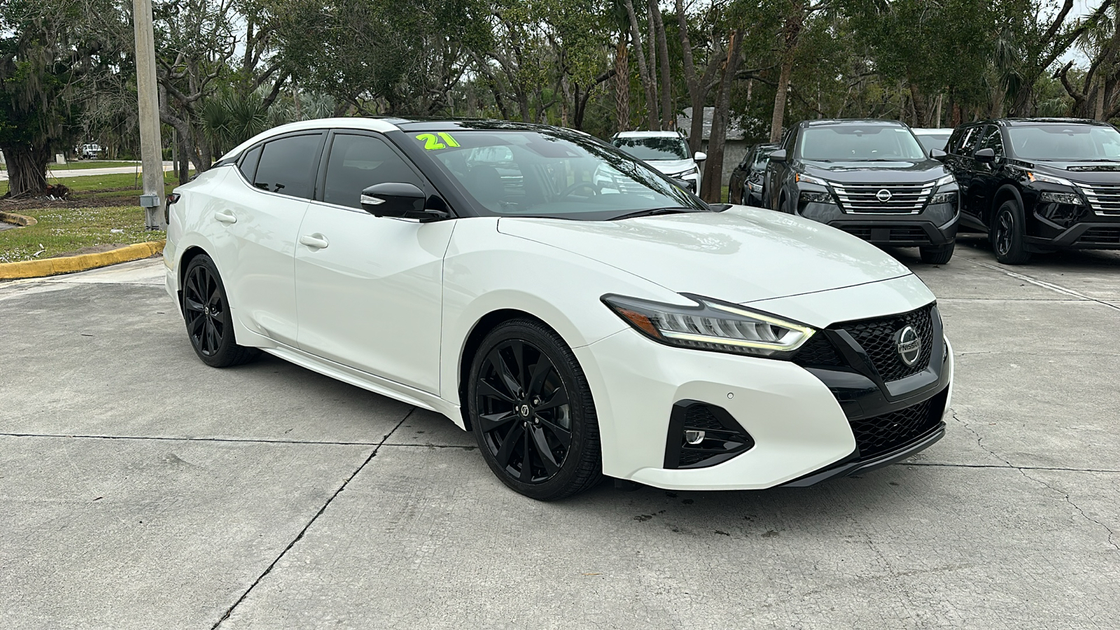 2021 Nissan Maxima SR 1