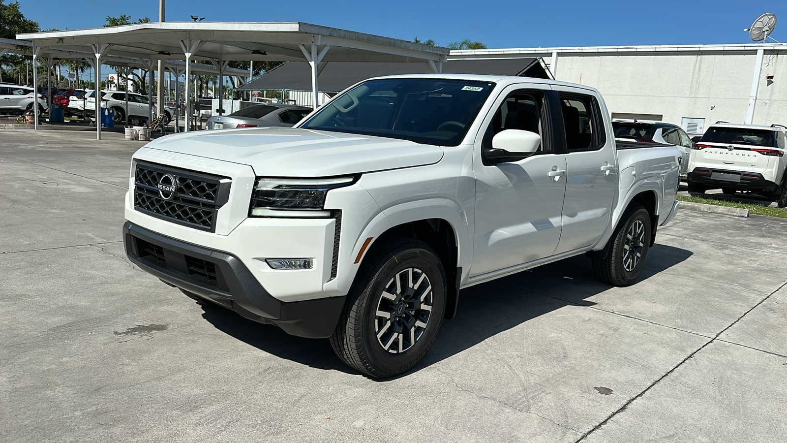 2024 Nissan Frontier SL 3