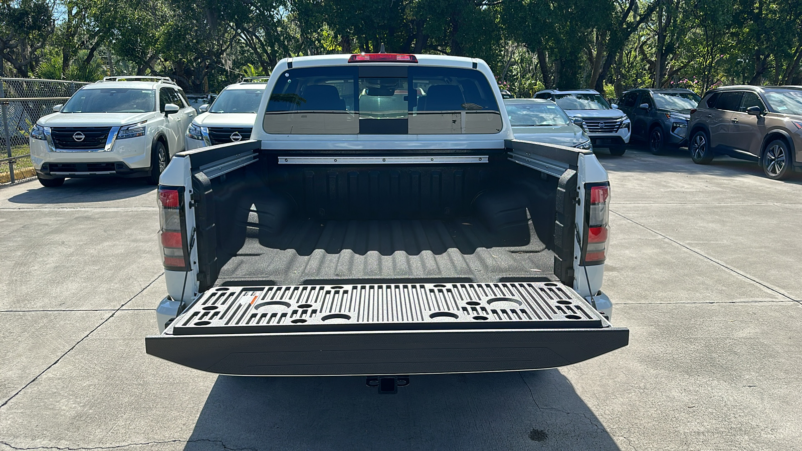 2024 Nissan Frontier SL 29