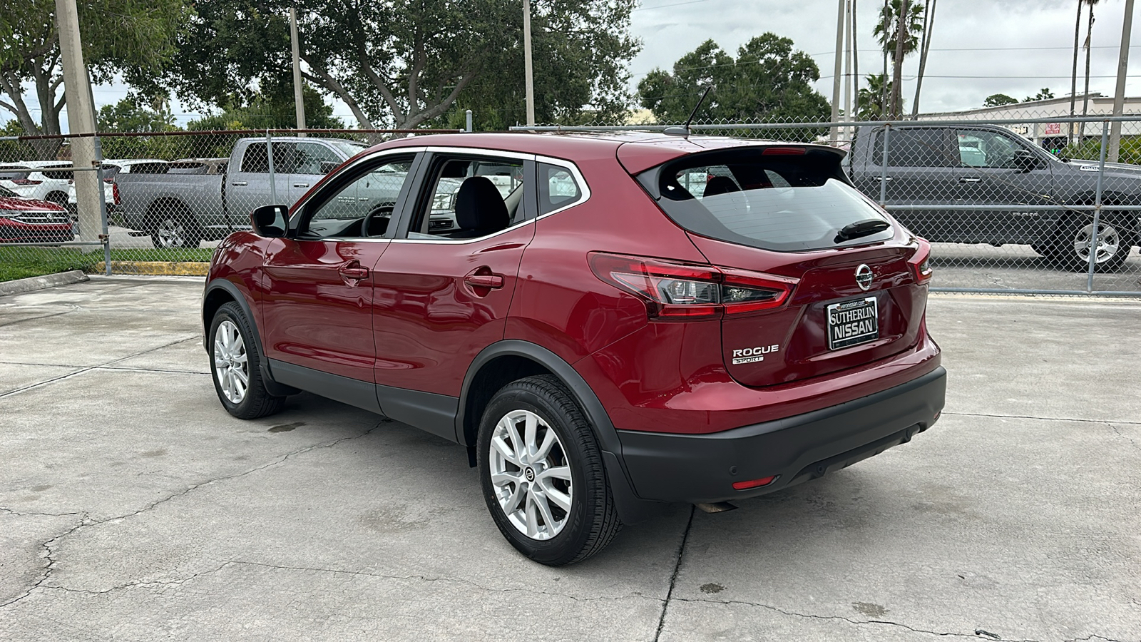 2021 Nissan Rogue Sport S 6