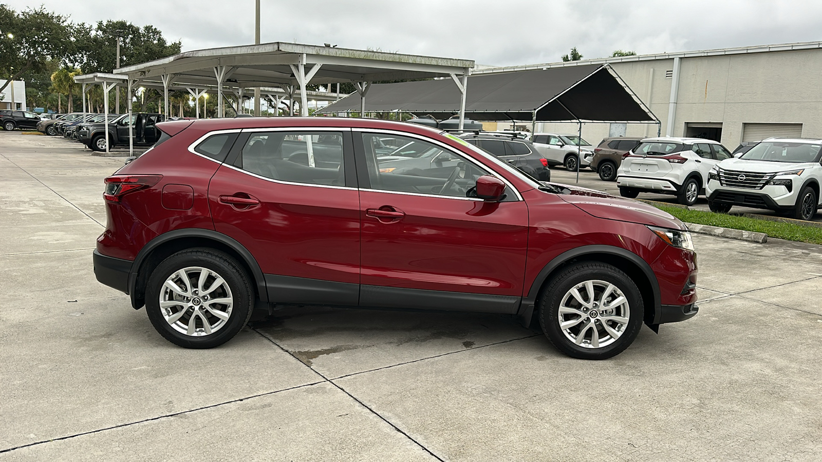 2021 Nissan Rogue Sport S 9