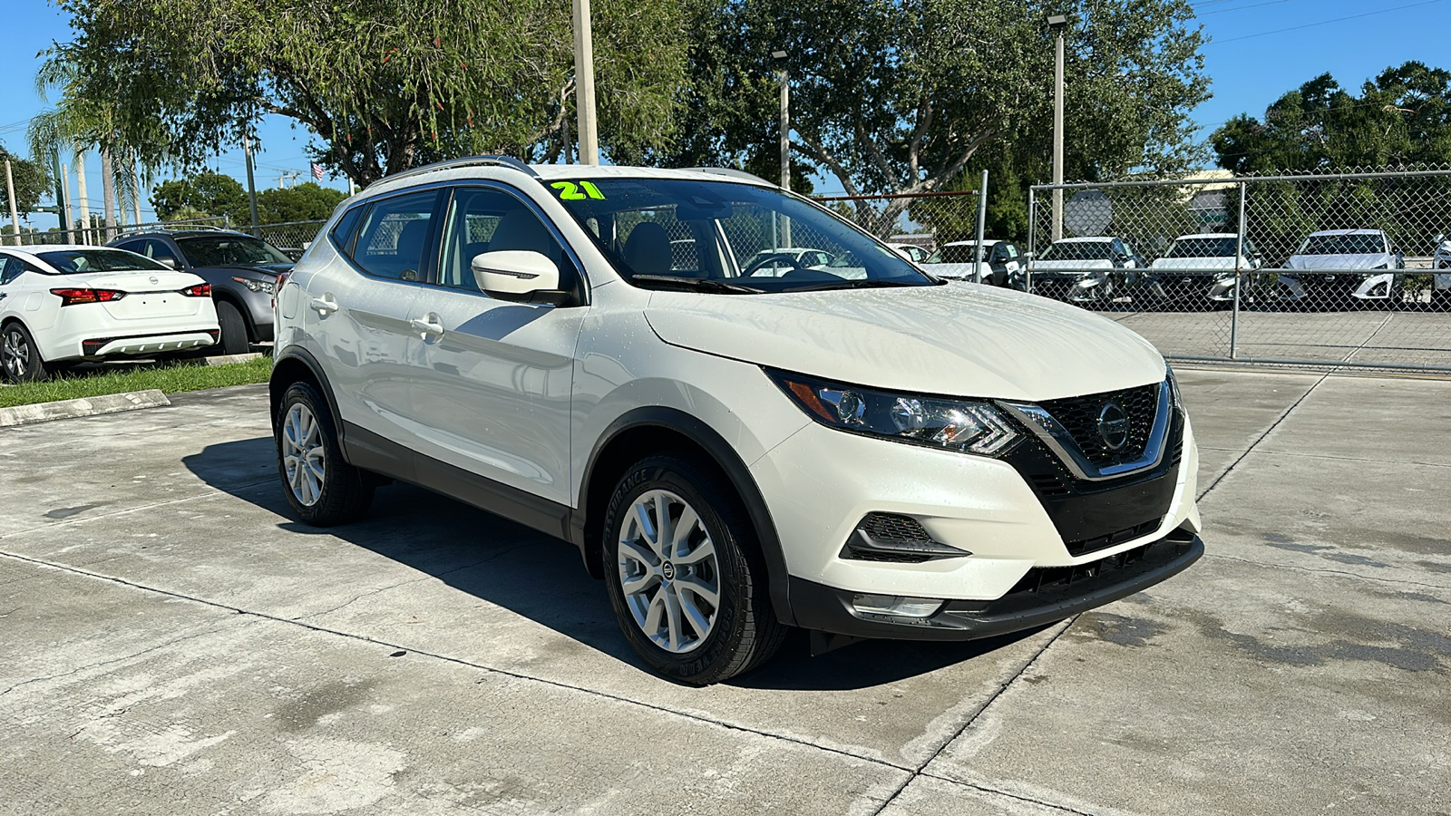 2021 Nissan Rogue Sport SV 1