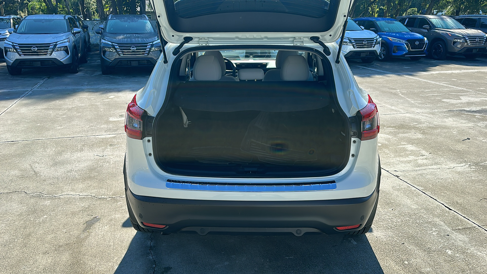 2021 Nissan Rogue Sport SV 32